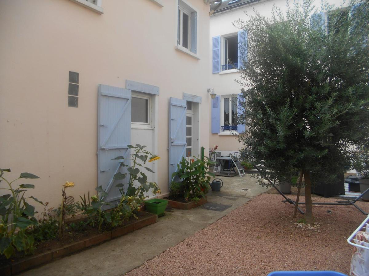 Maison Bleue